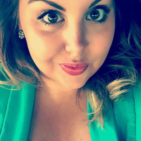 Meet your Posher, Haley - Picture 4 of 4